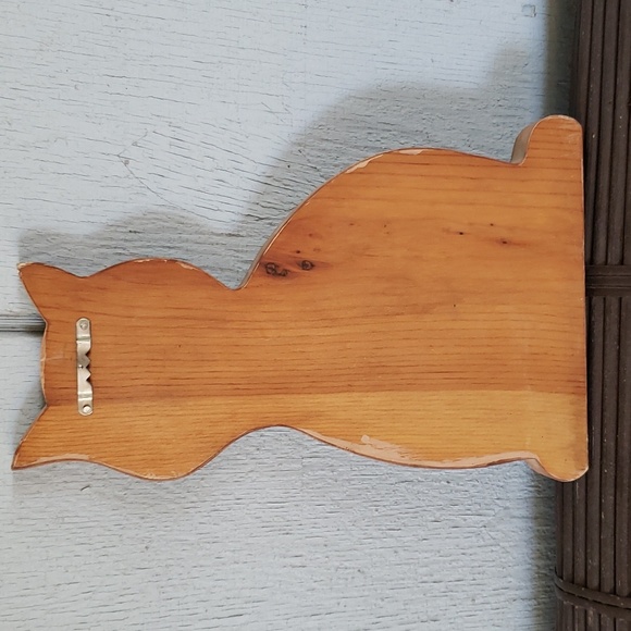 Hand-painted Wood Cat Cutout - Picture 8 of 13